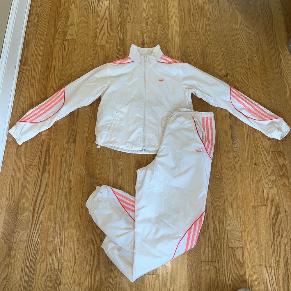 Adidas sweatsuit vintage windbreaker material thermal worn once
